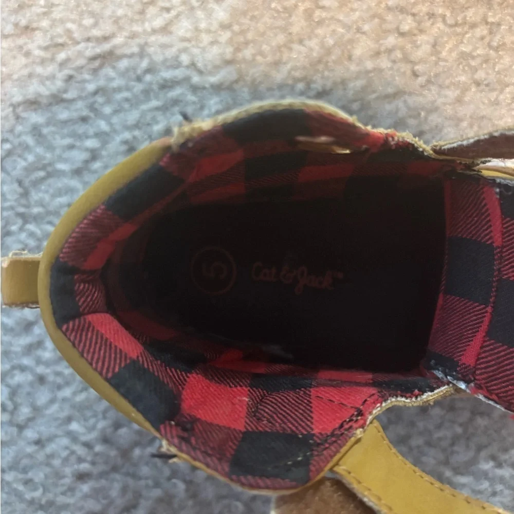 Boys Cat & Jack Tan Boots with Velcro Straps size 5